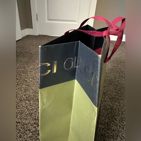 Used Limited Edition Gucci Gift Bag - Picture 5 of 9